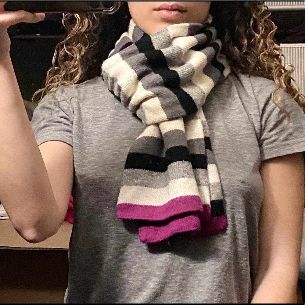 Striped Scarf!